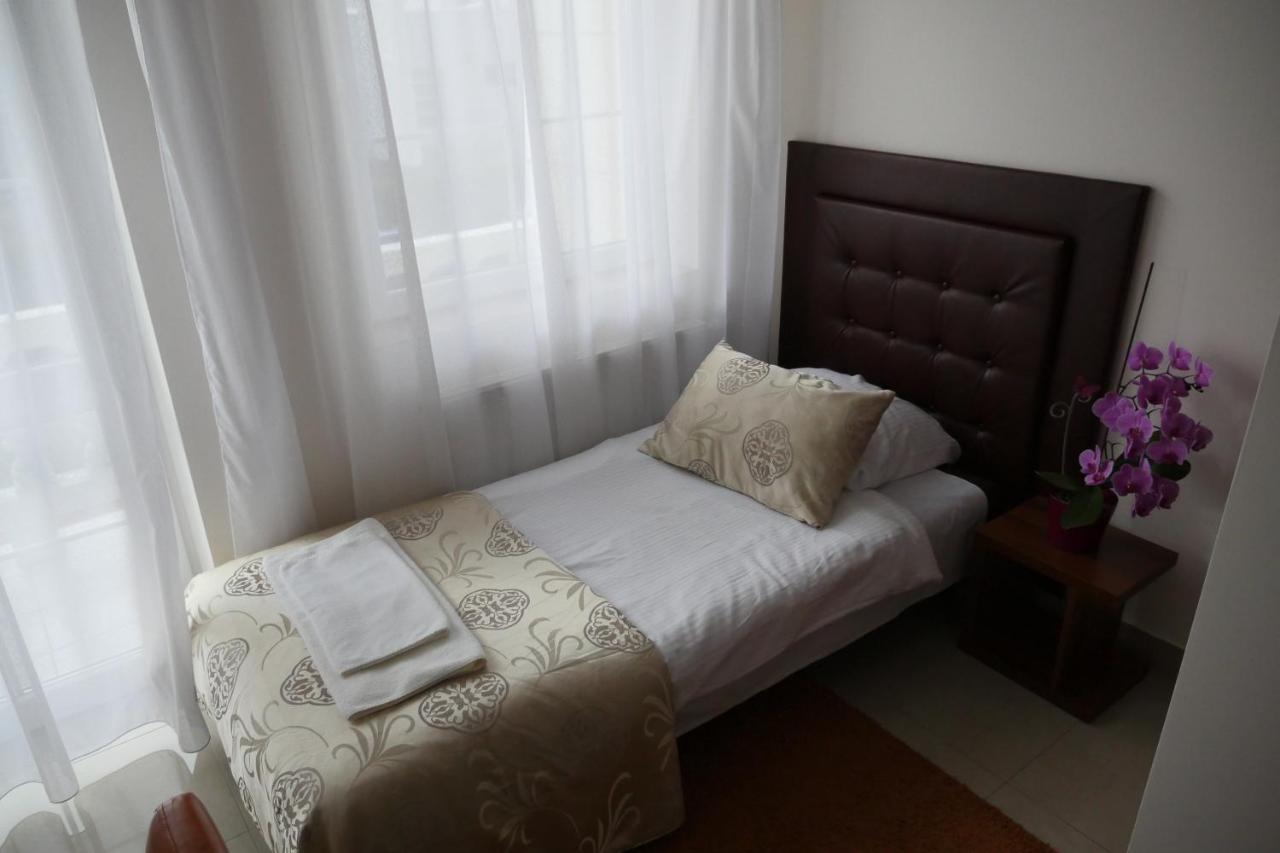 Aparthotel Belweder Porosły Esterno foto