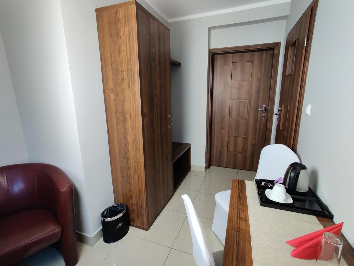 Aparthotel Belweder Porosły Esterno foto