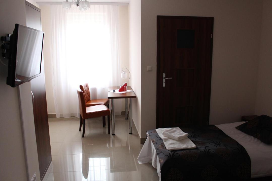 Aparthotel Belweder Porosły Esterno foto