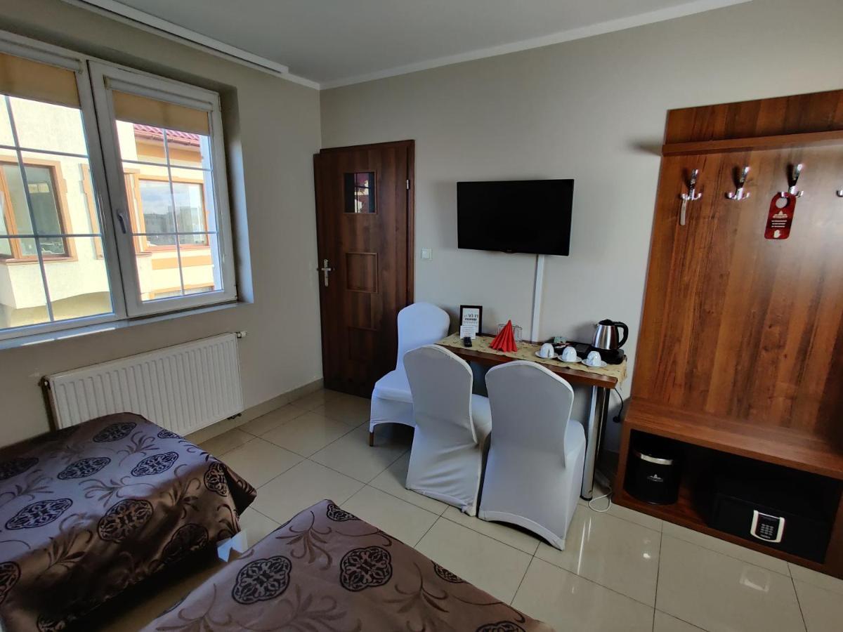 Aparthotel Belweder Porosły Esterno foto