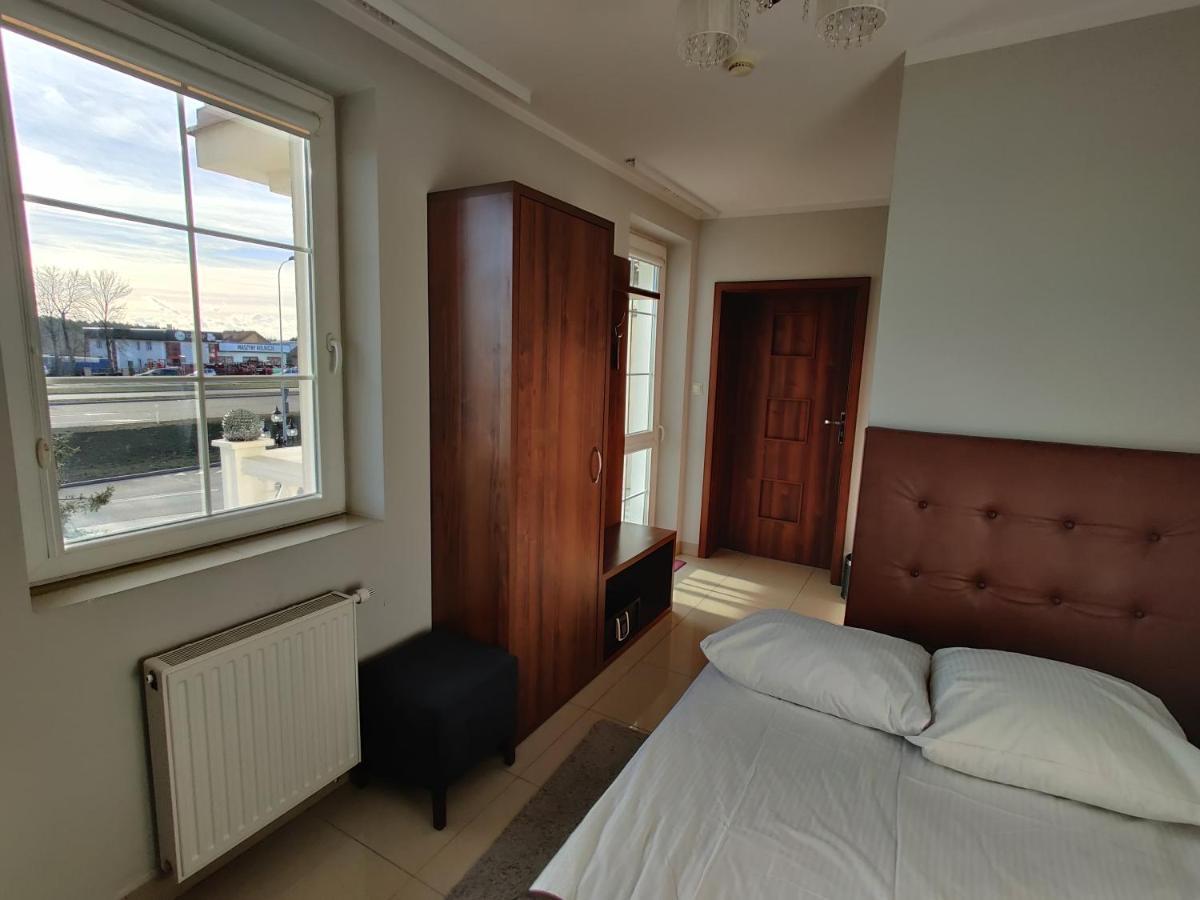 Aparthotel Belweder Porosły Esterno foto