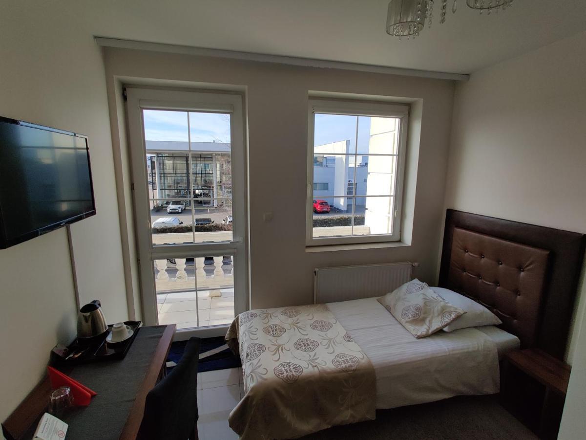 Aparthotel Belweder Porosły Esterno foto