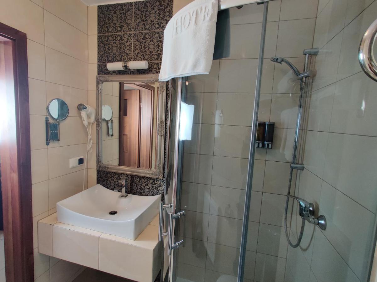 Aparthotel Belweder Porosły Esterno foto