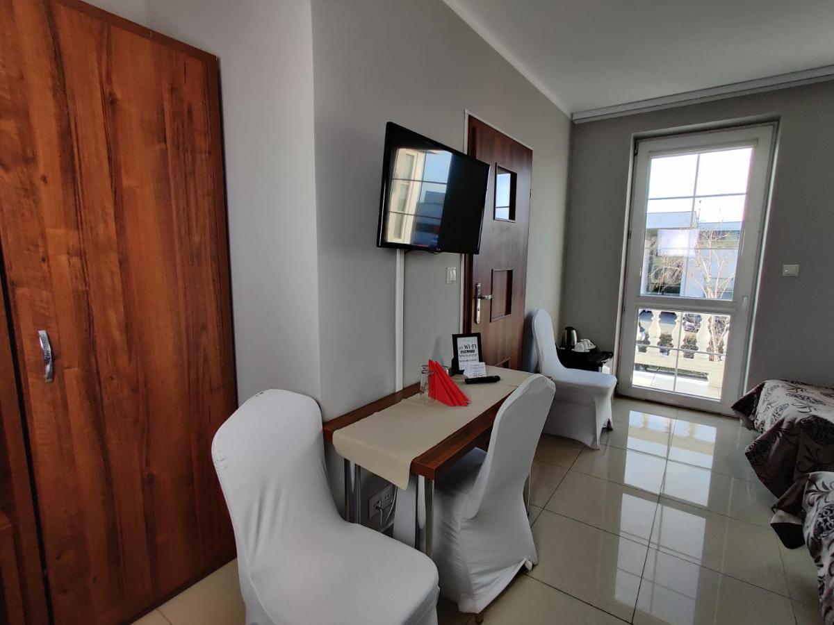 Aparthotel Belweder Porosły Esterno foto