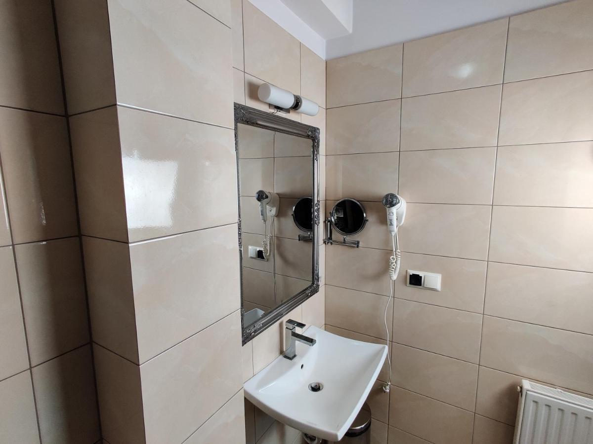 Aparthotel Belweder Porosły Esterno foto