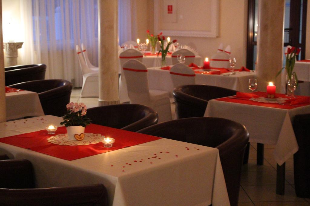 Aparthotel Belweder Porosły Esterno foto