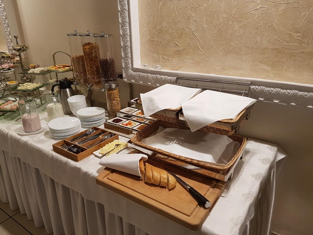 Aparthotel Belweder Porosły Esterno foto