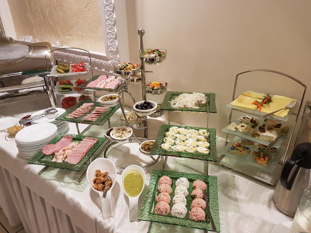 Aparthotel Belweder Porosły Esterno foto