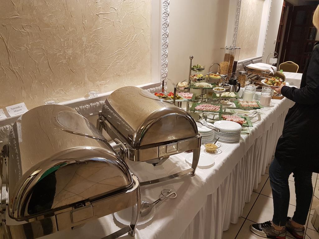 Aparthotel Belweder Porosły Esterno foto