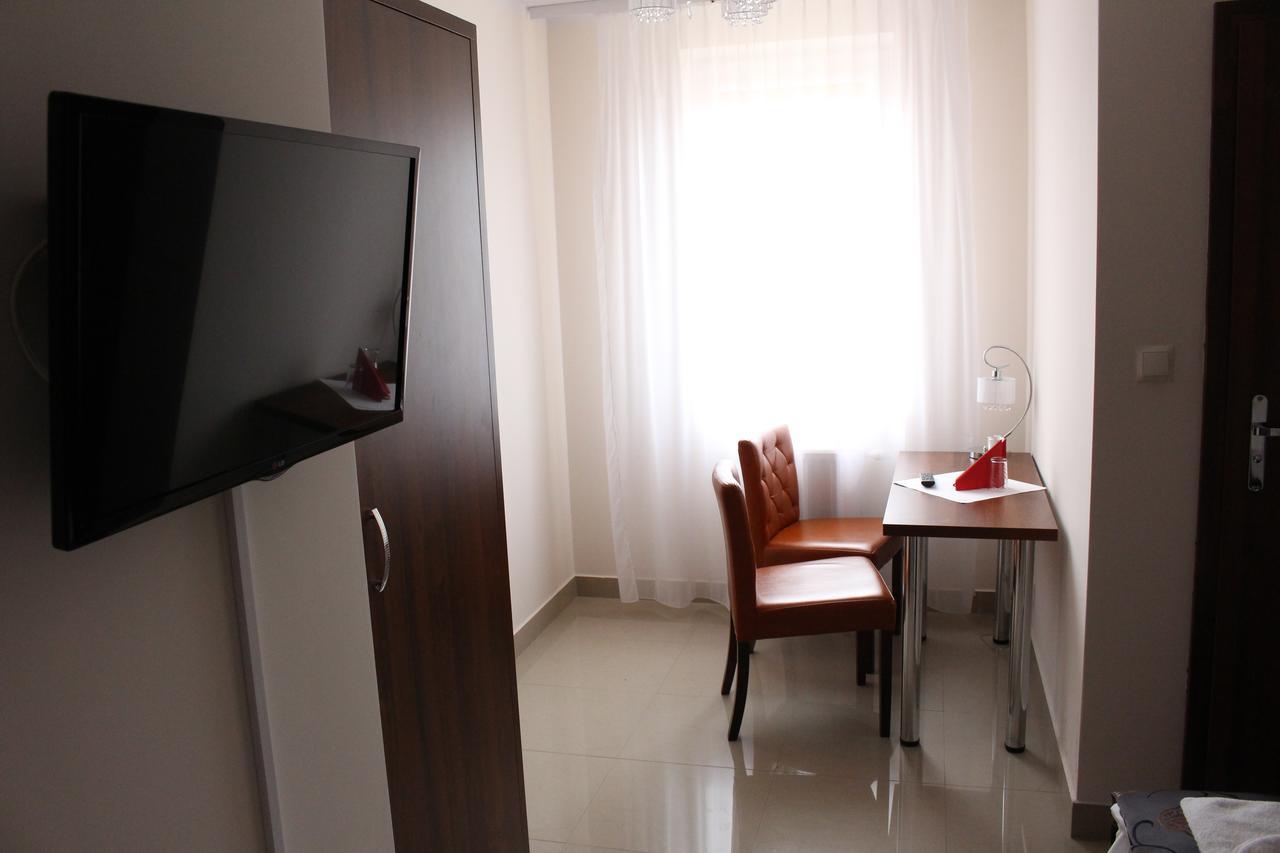 Aparthotel Belweder Porosły Esterno foto